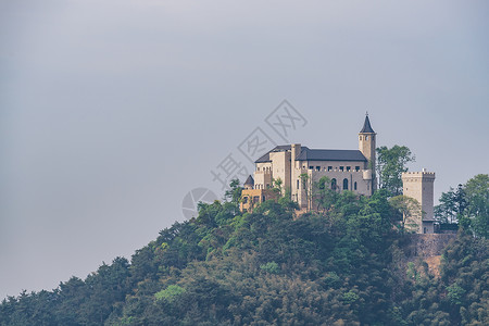 黑白城堡莫干山顶峰拍摄背景
