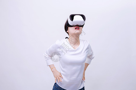 科技力俏皮可爱女孩戴VR眼镜表演背景