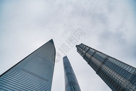 城市高楼大厦仰拍背景图片