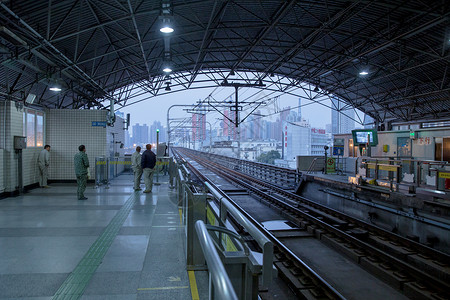 城市风景清晨的地铁站图片
