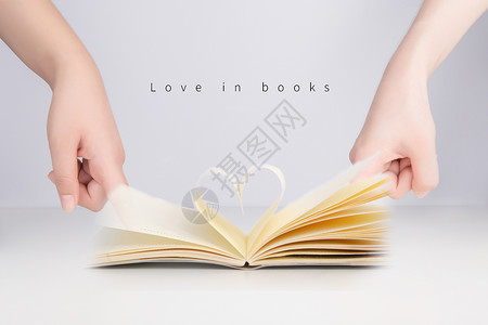 Love in books图片