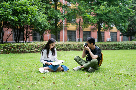 校园人像照片图片