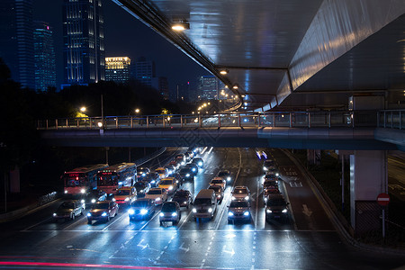 高架下城市车流夜景图片