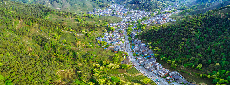 小山谷莫干山自然风景山谷中的小镇背景