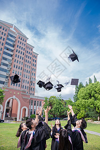 一群男素材毕业季青春大学生们扔学士帽背景