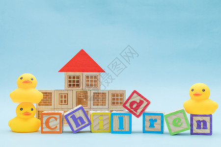 房子字母边框儿童节海报素材积木字母小黄鸭背景