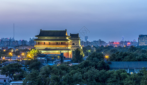 钟鼓楼雾霭北京胡同夜景高清图片