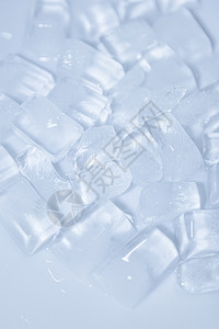 清爽夏日堆放的冰块背景图片