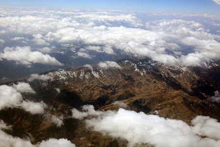 青藏高原的山脉图片