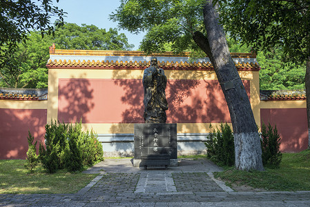 孔子拜师孔子雕塑背景