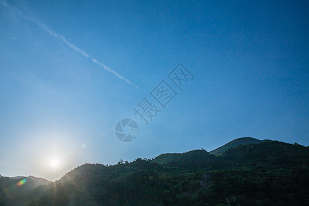 夜晚日落山脉风景图片