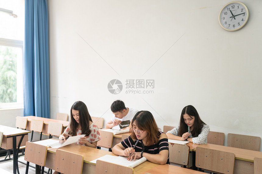 学校学习毕业考试图片