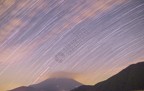 神秘空间富士山星轨背景
