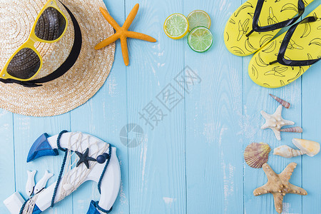 夏日帽子墨镜拖鞋柠檬素材高清图片