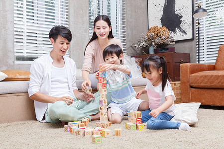 家庭亲子积木游戏背景图片