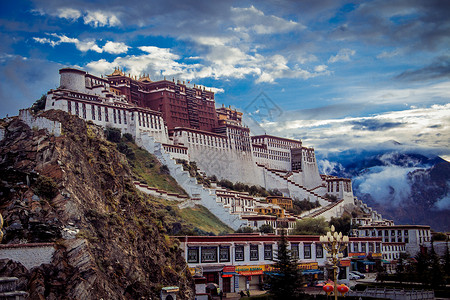 西藏布达拉宫的早晨高清图片