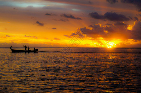 夕阳云朵斐济高清图片