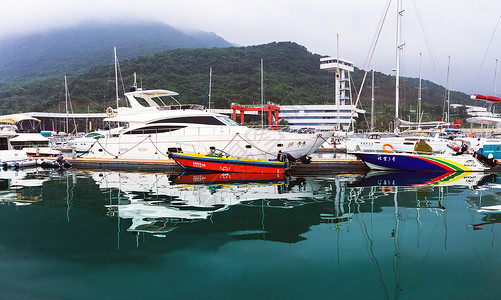 深圳大鹏新区港湾游船背景