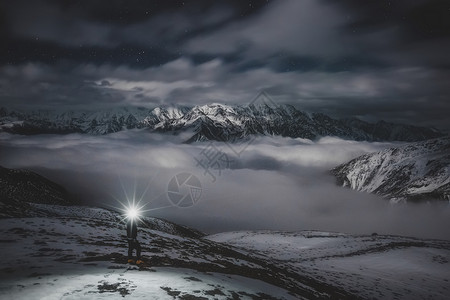 贡嘎山奇云子梅垭口夜景背景