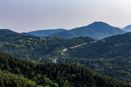 摩艾望着天空大自然的百望山背景