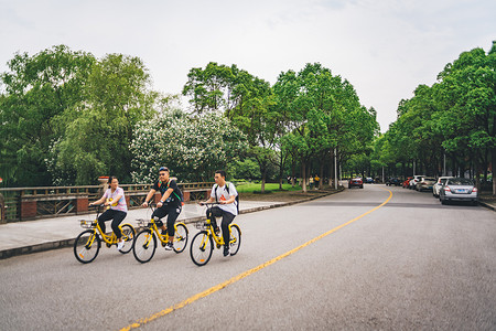 共享单车素材骑车自行车校园背景