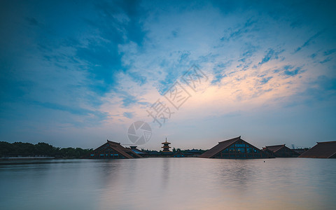 日落蓝色天空背景图片