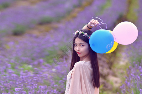 飞翔的气球上海薰衣草园的美女写真背景