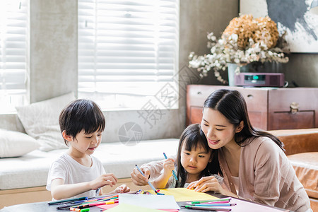 小孩画画素材美好生活妈妈陪着孩子画画背景