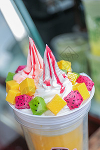 水果甜筒冰淇淋背景