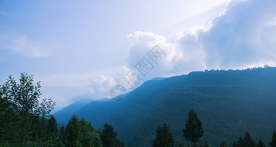 山头风景日出而云霏开背景