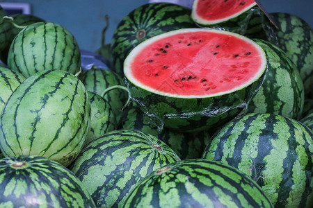 大西瓜的素材夏日西瓜水果背景