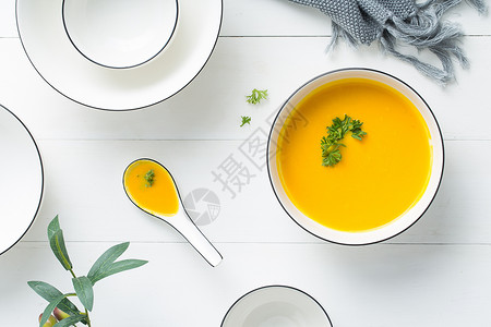 黄色的碗南瓜浓汤背景