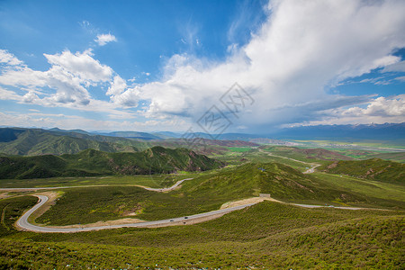 山间风景道路高山间的道路背景