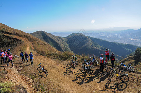 登山员夏令营背景