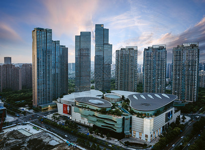 杭州下城区高楼林立的商业中心背景