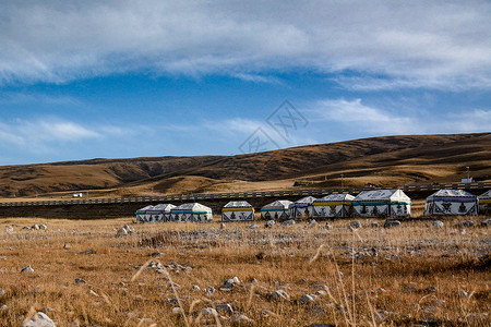 青海湖帐篷露营图片