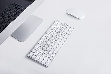 商务鼠标键盘电脑留白办公桌高清图片