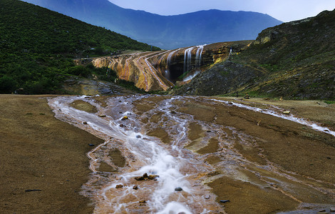 贡嘎雪山钙化小瀑布背景图片