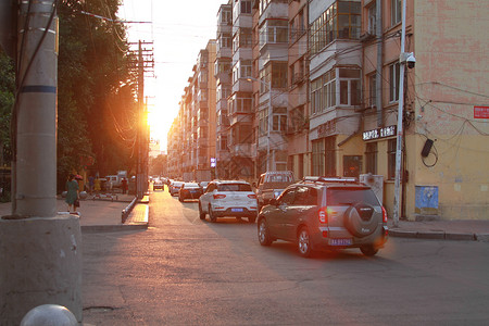 夕阳小巷背景图片
