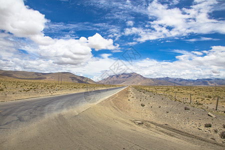 汽车沙滩西藏的公路背景