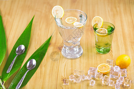 冰水透明素材两大杯冰镇柠檬水背景