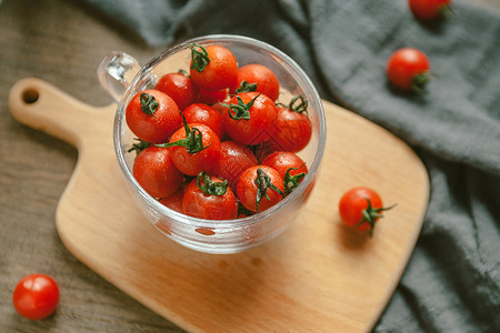 红色美食海报夏日水果 小番茄背景