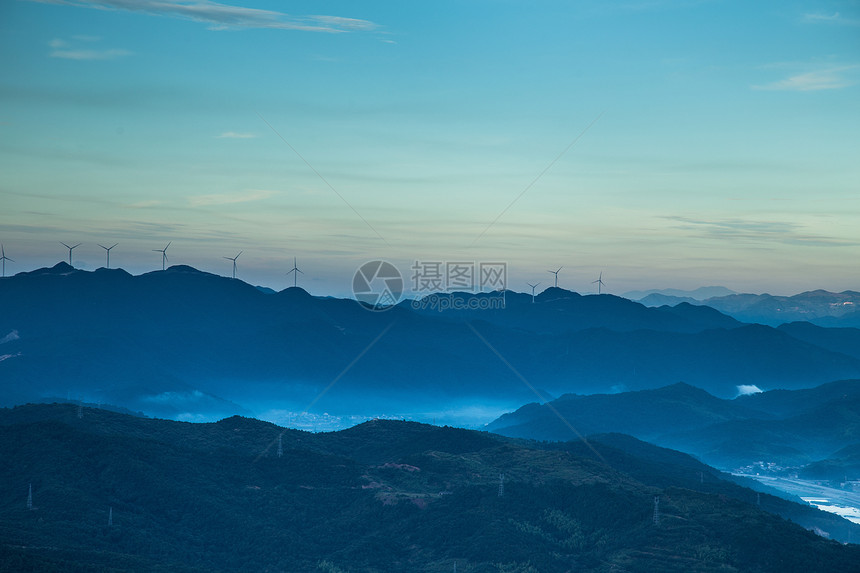 宁波宁海杜鹃山清晨日出风光图片
