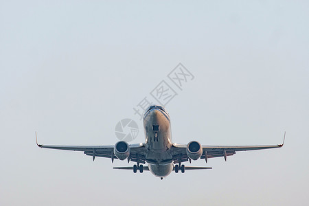 机场夕阳波音787高清图片