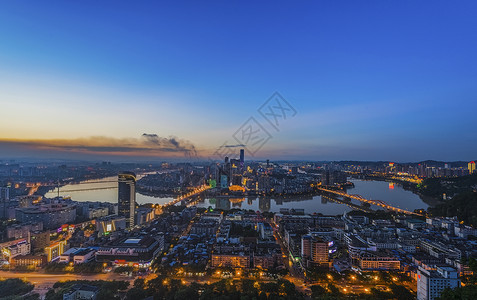 柳州站龙城夜色不协调的美背景