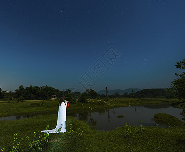 夜色星空伴笛声背景