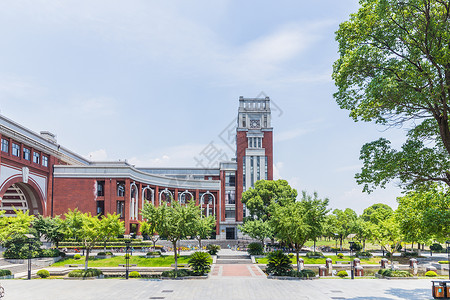 开学换新大作战上海华东政法大学教学楼背景