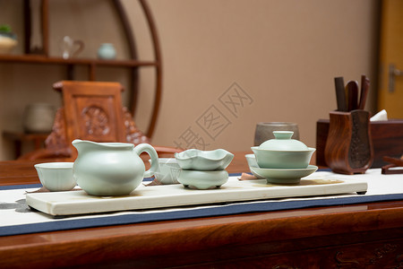 古典茶叶素材精致的茶杯摆件背景