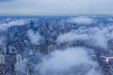 上海风云低空飞过高清图片