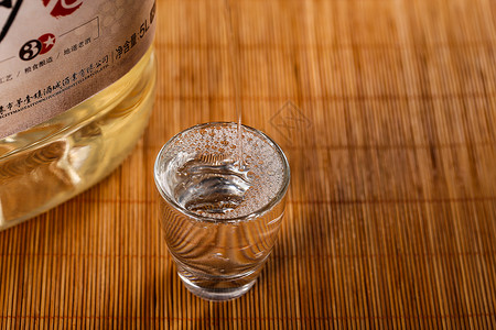 白酒龙舌兰酒瓶高清图片